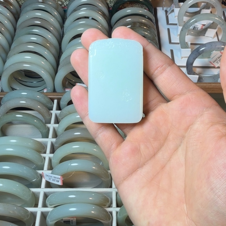 K***者和田玉（糖玉）未镶嵌颈饰