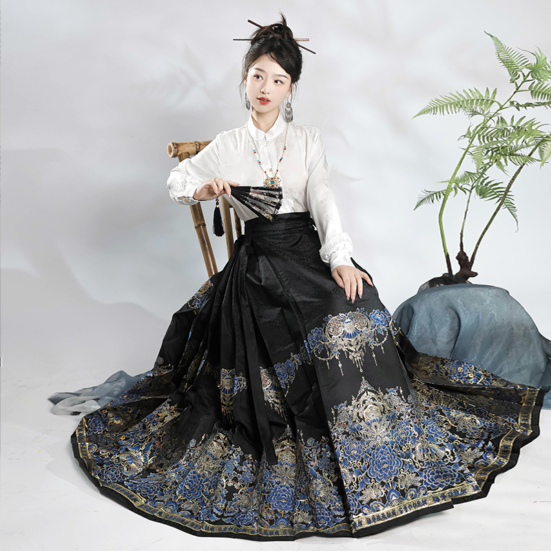 南巷瑾夏马面裙仿妆花织金原创明制新中式日常秋冬季绝版清仓汉服
