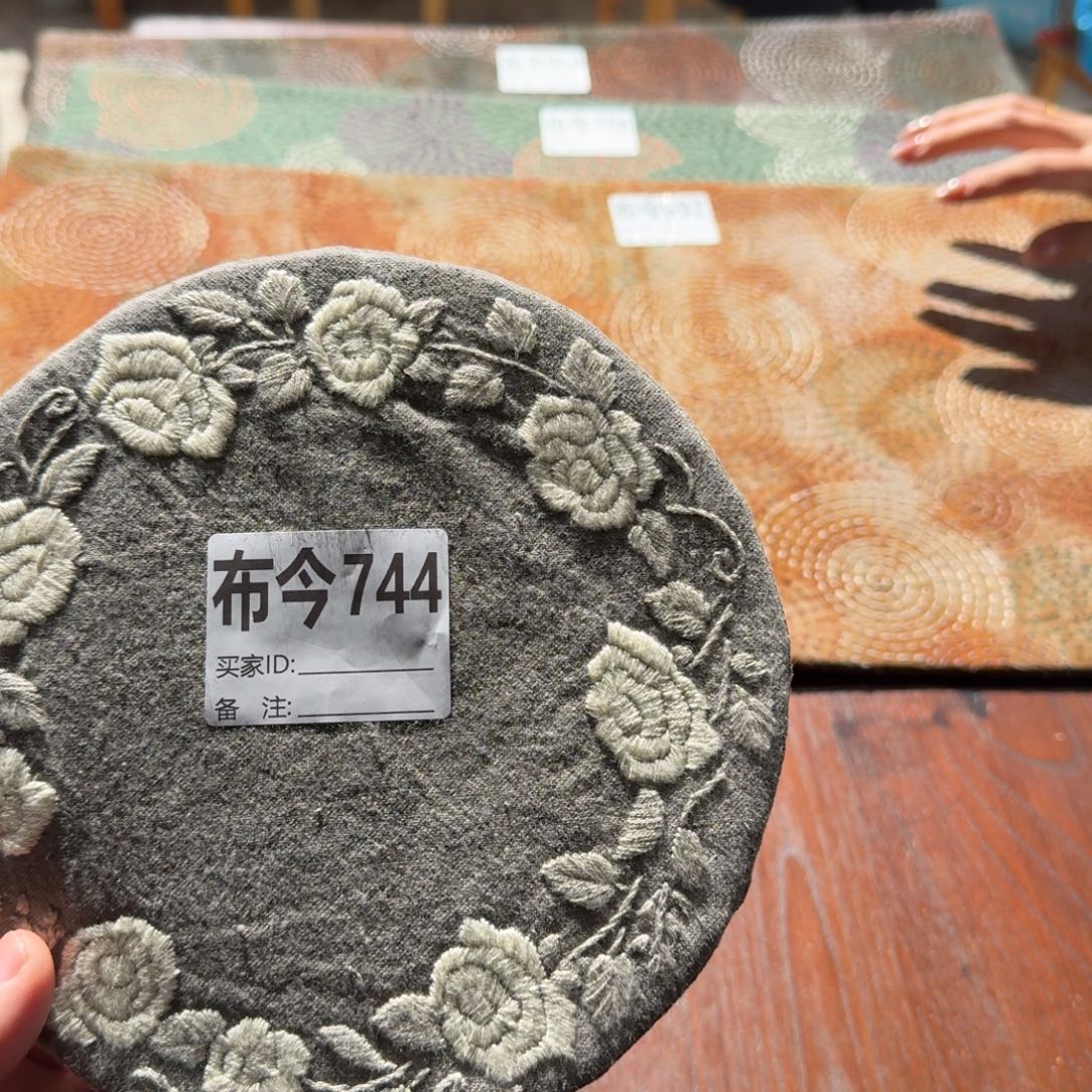 甜****棉744一张灰色圆形玫瑰