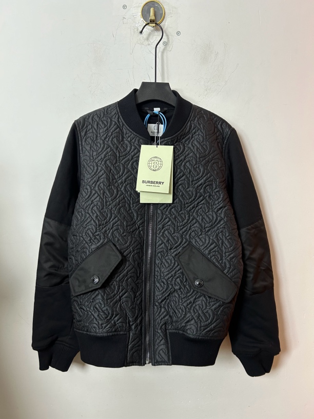 Burberry黑色满印外套99新