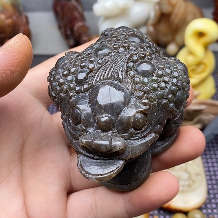 未镶嵌蛇纹石玉颈饰