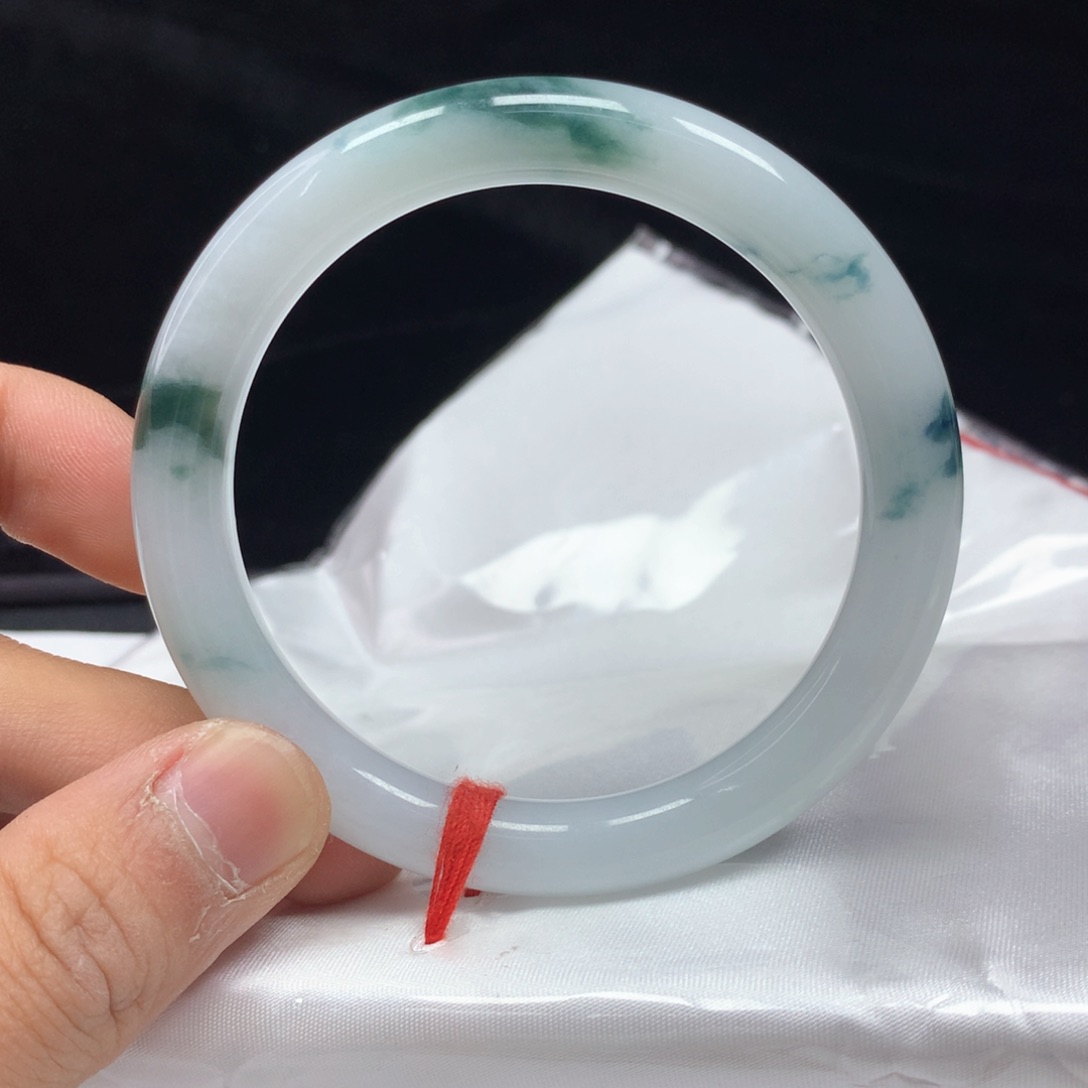 翡翠手镯（圆镯）未镶嵌55.2