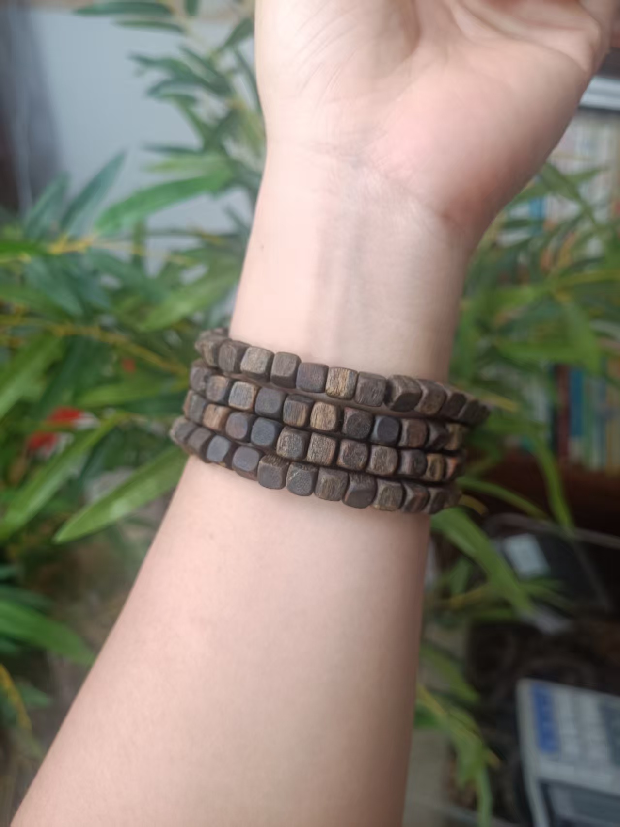 沉香莺歌绿棋楠沉水方珠手串，规格：6mm,克重：32克（多样性发一条）