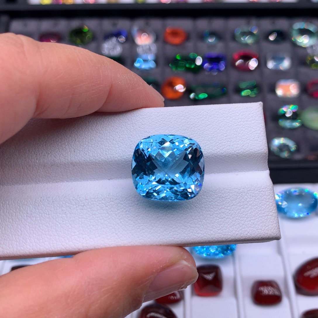 托帕石珠宝奇石未镶嵌