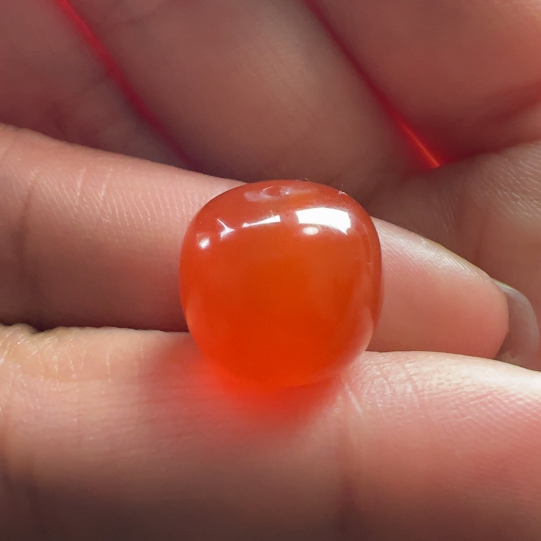 南红玛瑙老型13.4，12.3孔边白马牙未镶嵌