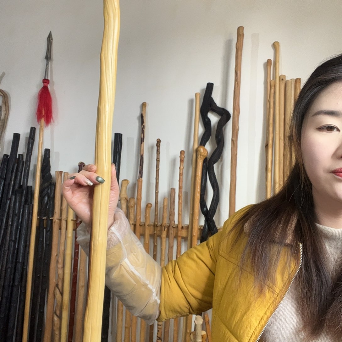 三***石微瑕有色差祥龙木124-3.0