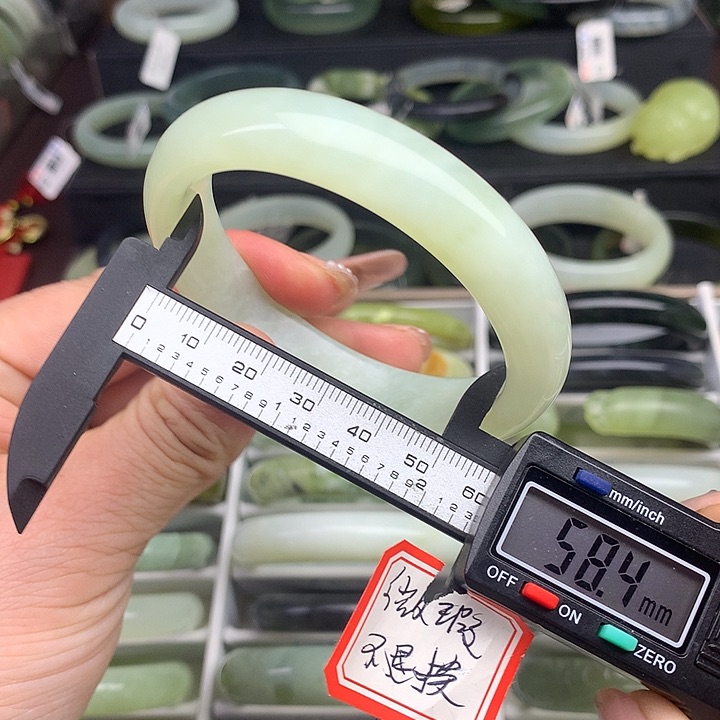 蛇纹石玉手镯未镶嵌662