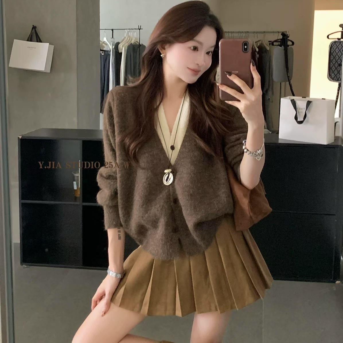 2025新款设计感假两件套百搭针织毛衣时尚撞色V领宽松针织毛衣