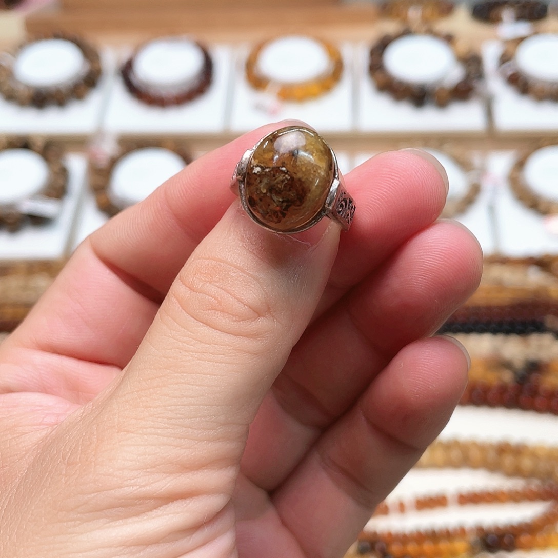 未镶嵌琥珀裸石大