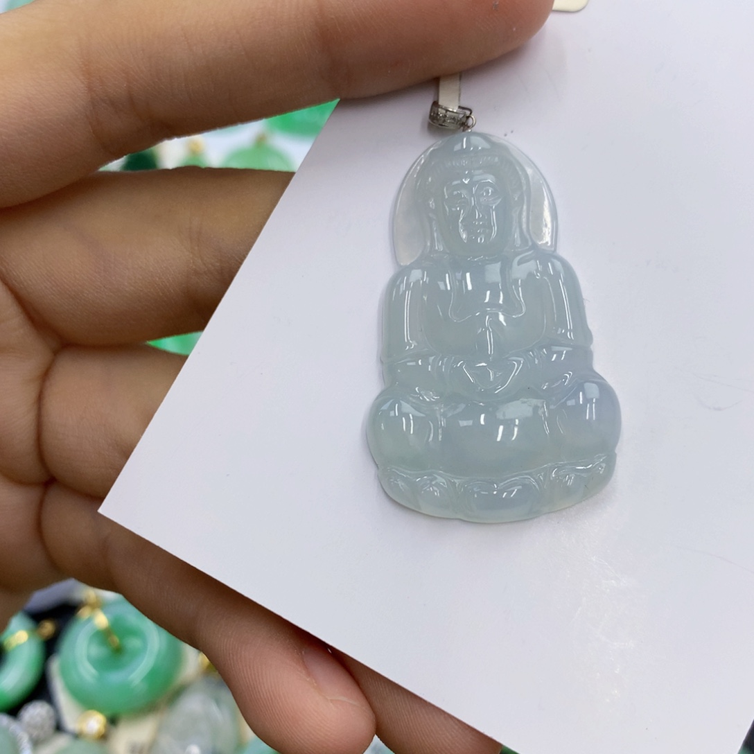翡翠18K金镶嵌颈饰翡翠