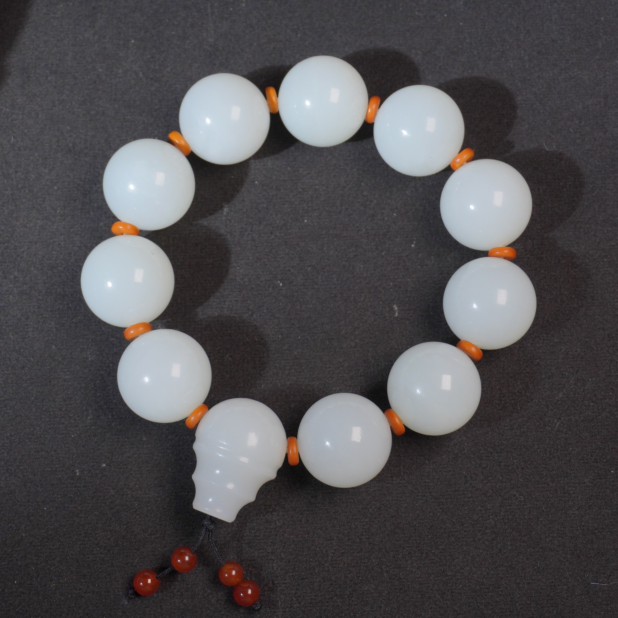 4NN21 清  和田玉手串