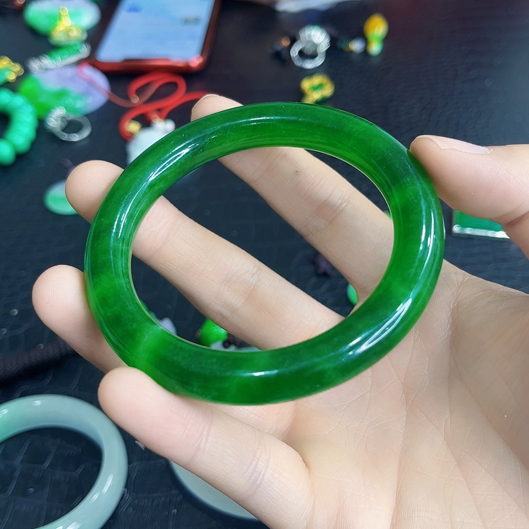 翡翠手镯未镶嵌印**台手镯61圈口