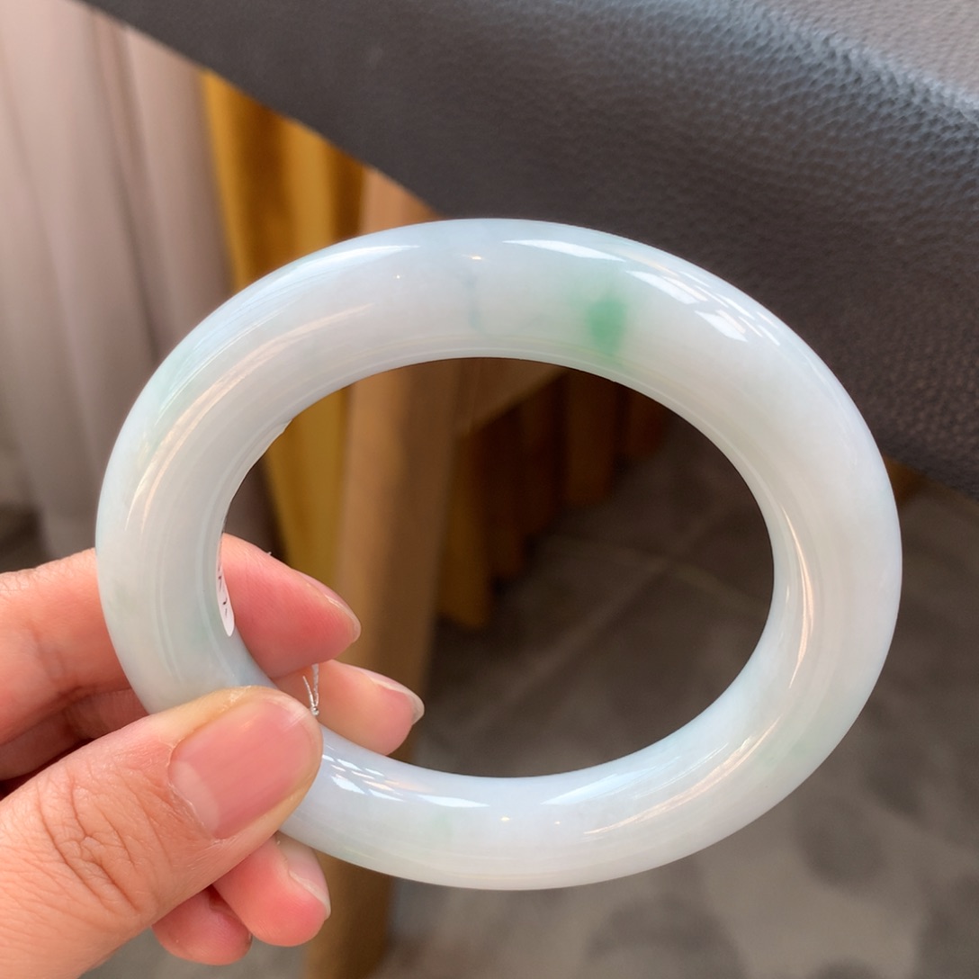 未镶嵌手镯翡翠天然翡翠手镯