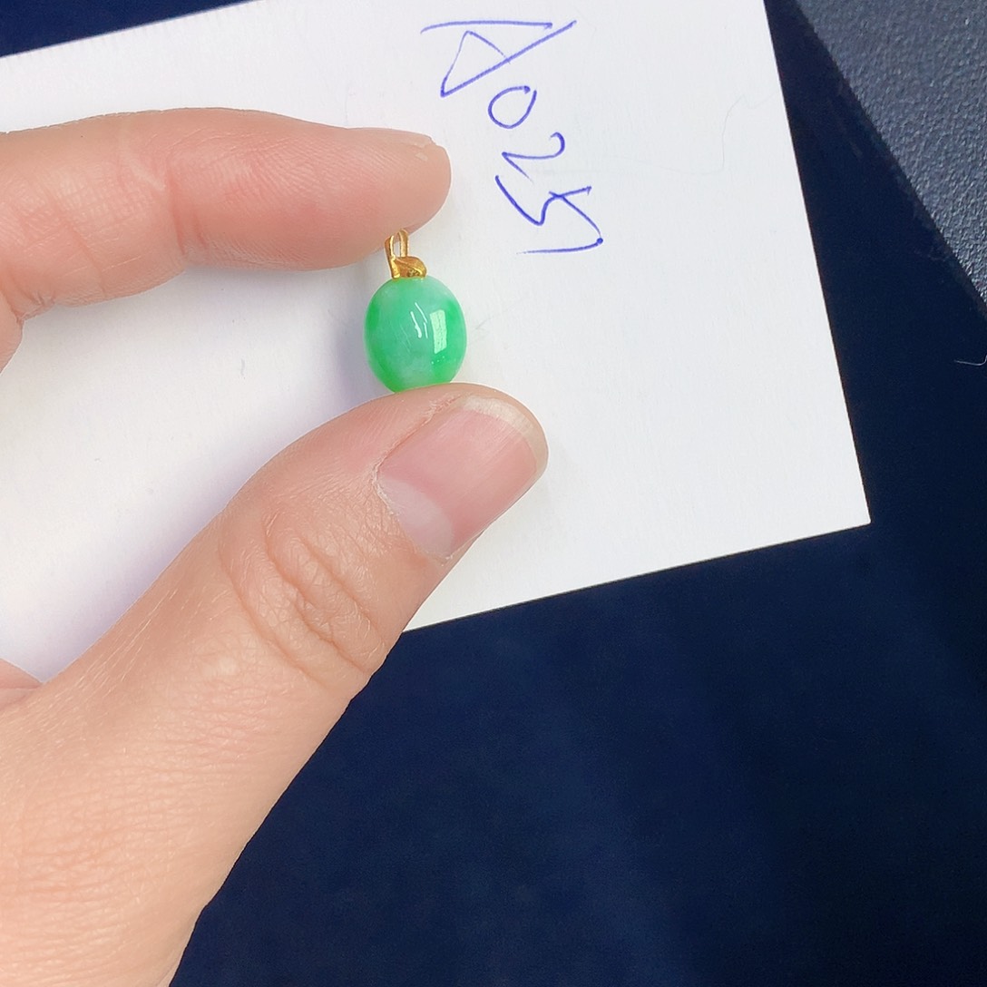 【闪购商品】翡翠颈饰18K金镶嵌0000000000