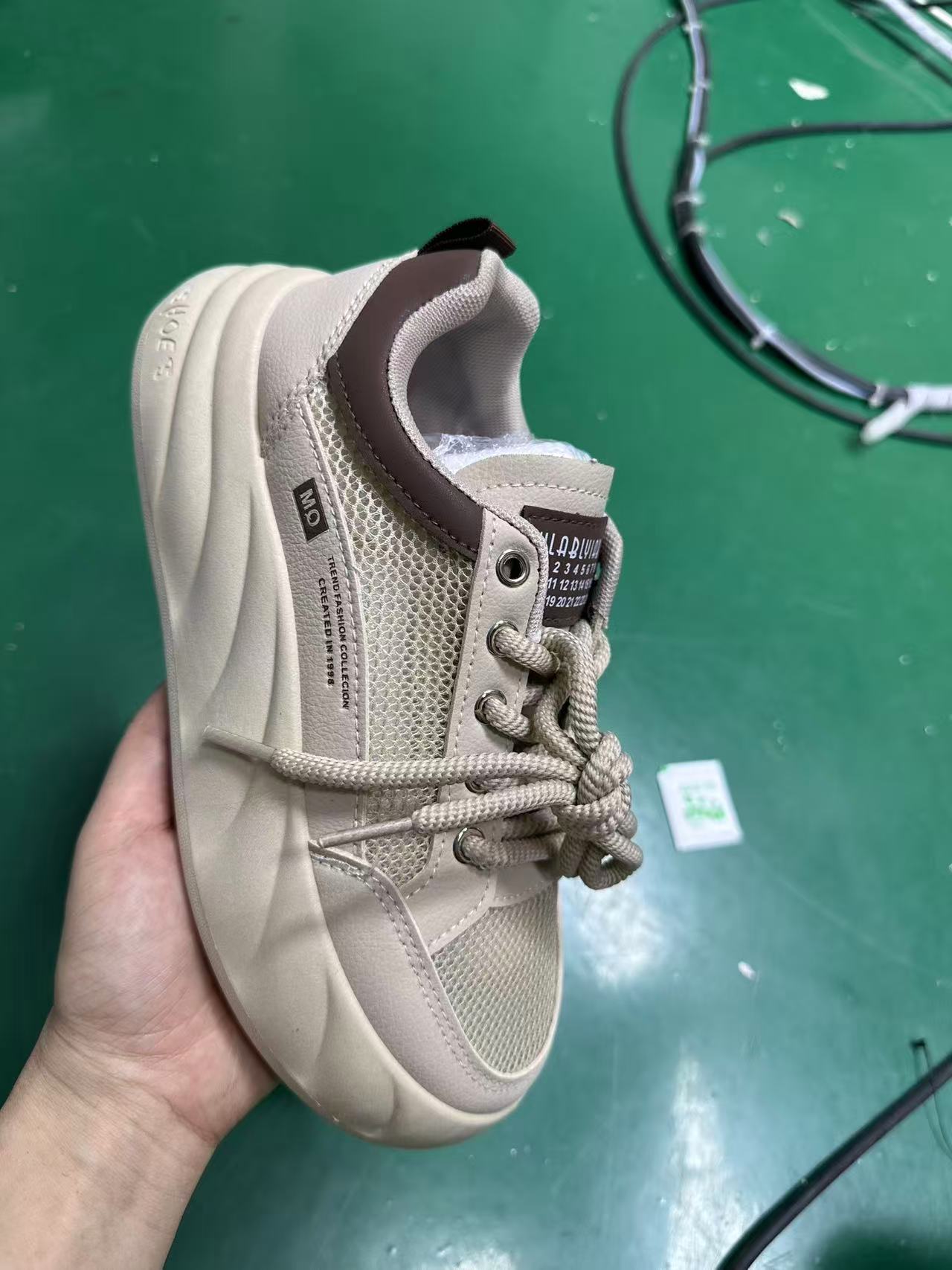 《咩咩》休闲时尚女鞋758号