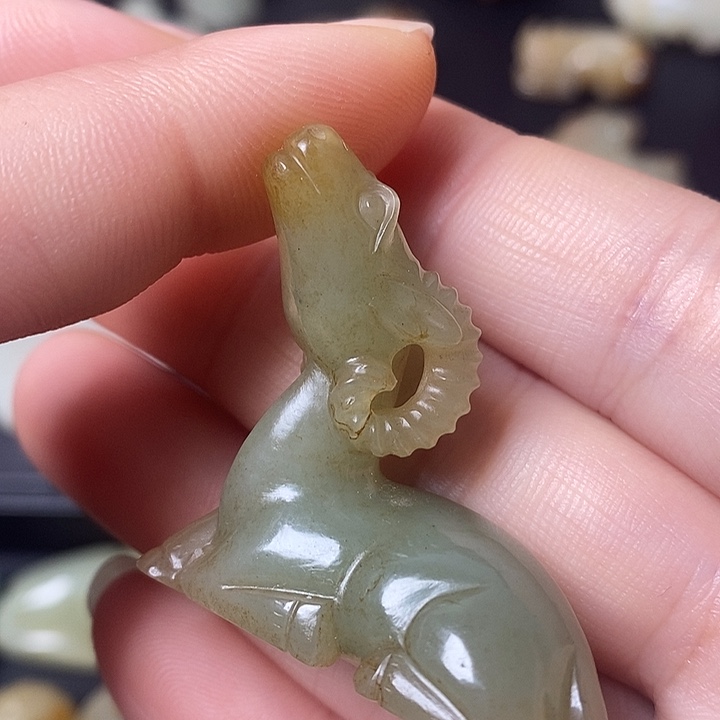 和田玉（糖玉）车挂未镶嵌