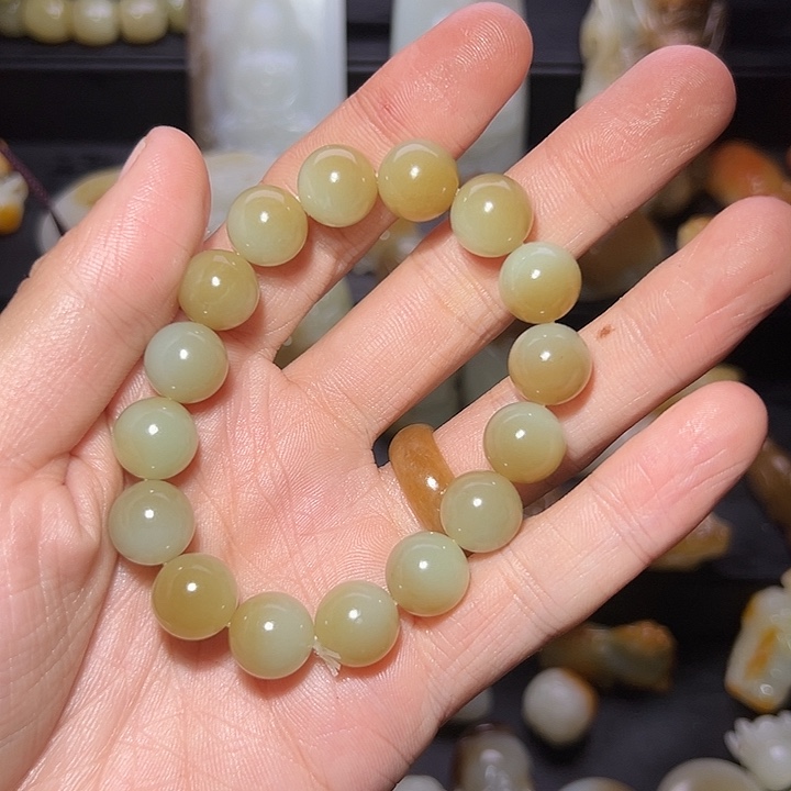 半***生和田玉（糖玉）未镶嵌颈饰
