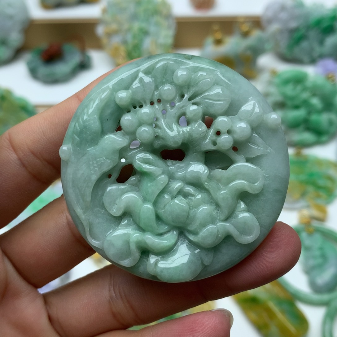 翡翠颈饰未镶嵌翡翠