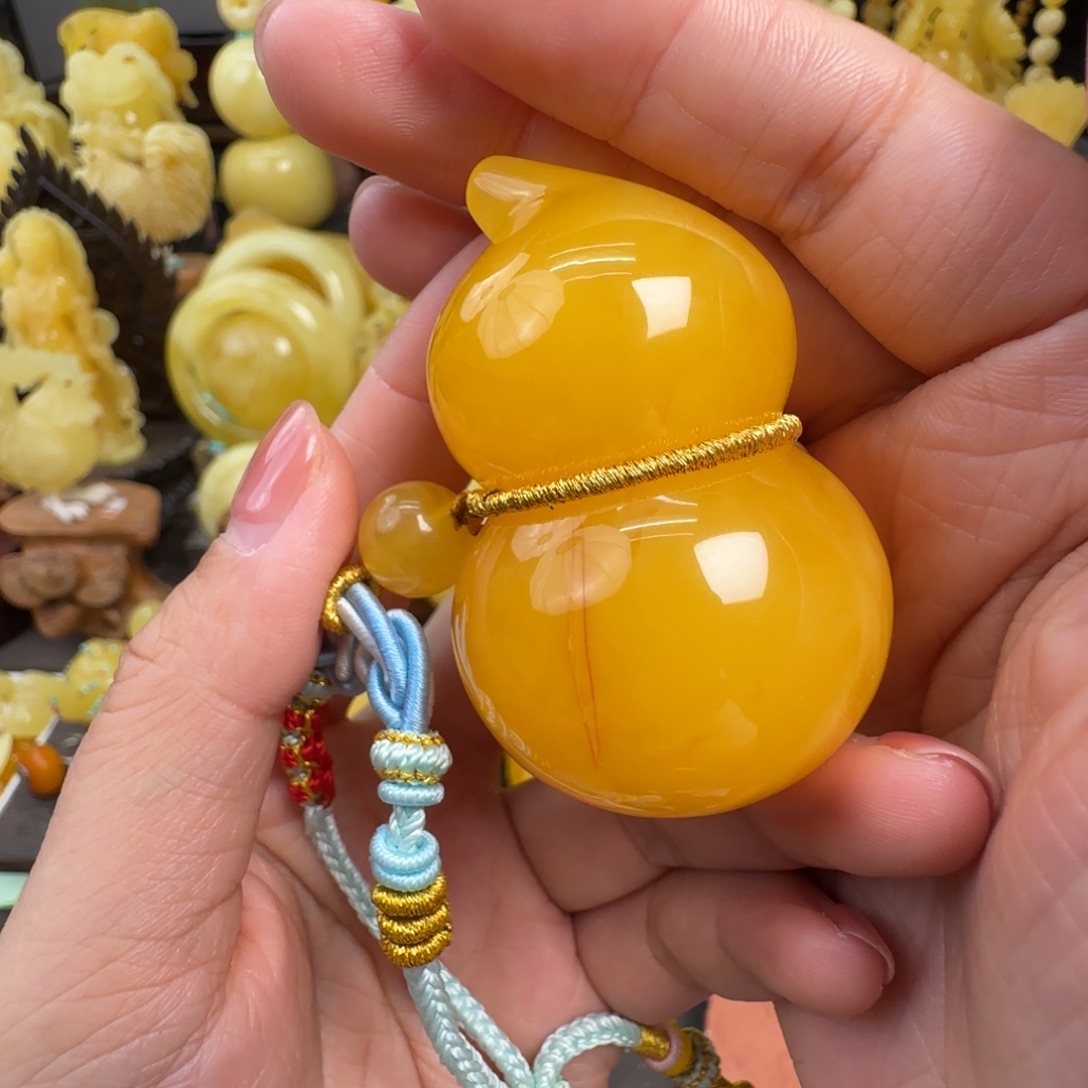 蜜蜡未镶嵌珠宝奇石