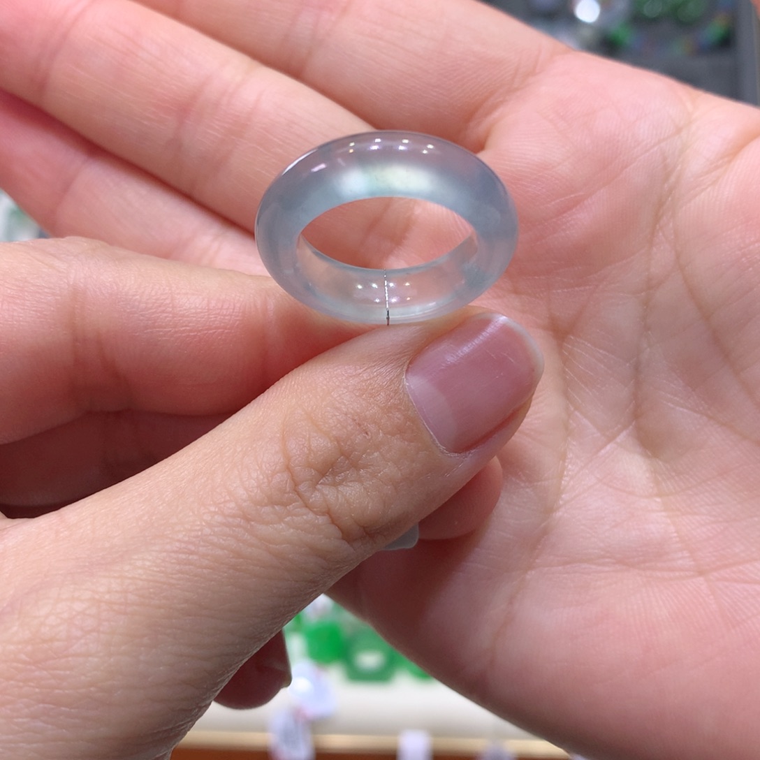 翡翠戒指未镶嵌翡翠