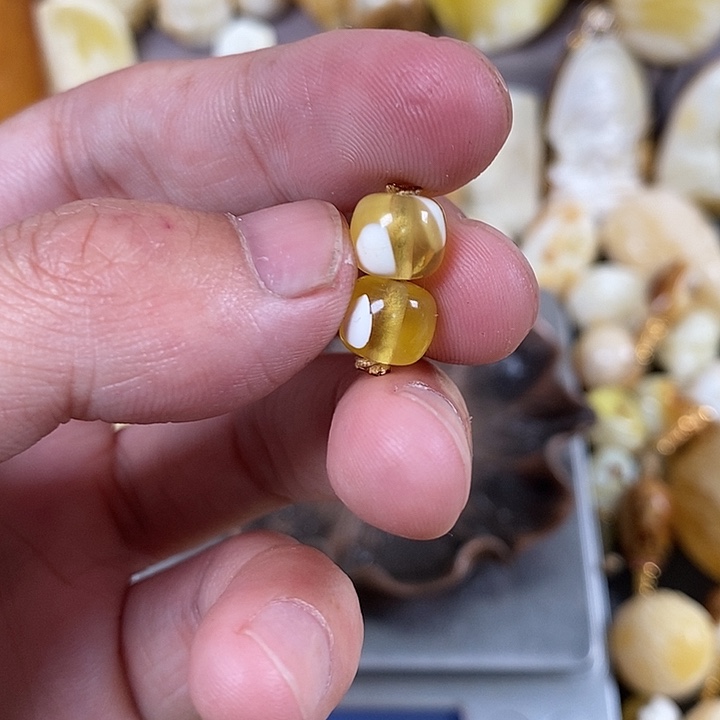 琥珀裸石未镶嵌我