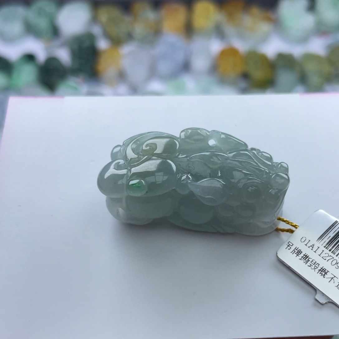 翡翠颈饰未镶嵌貔貅