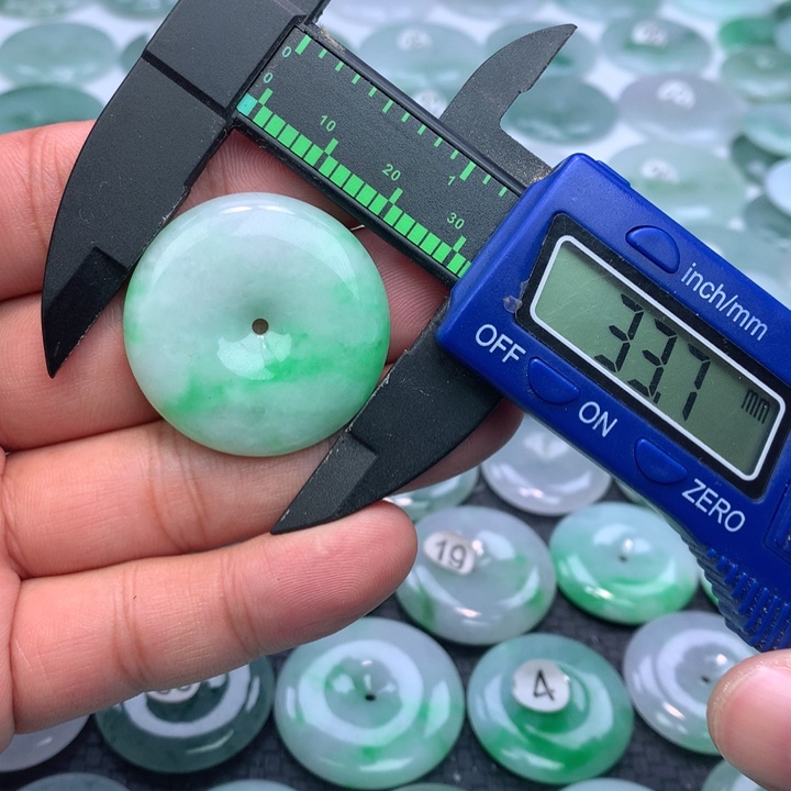 翡翠颈饰未镶嵌缅甸天然A货翡翠