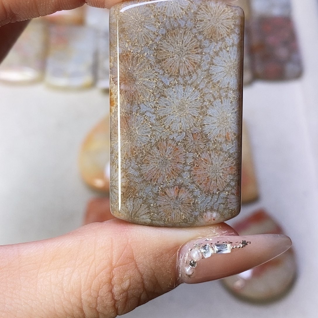 合金颈饰硅化玉夏**风