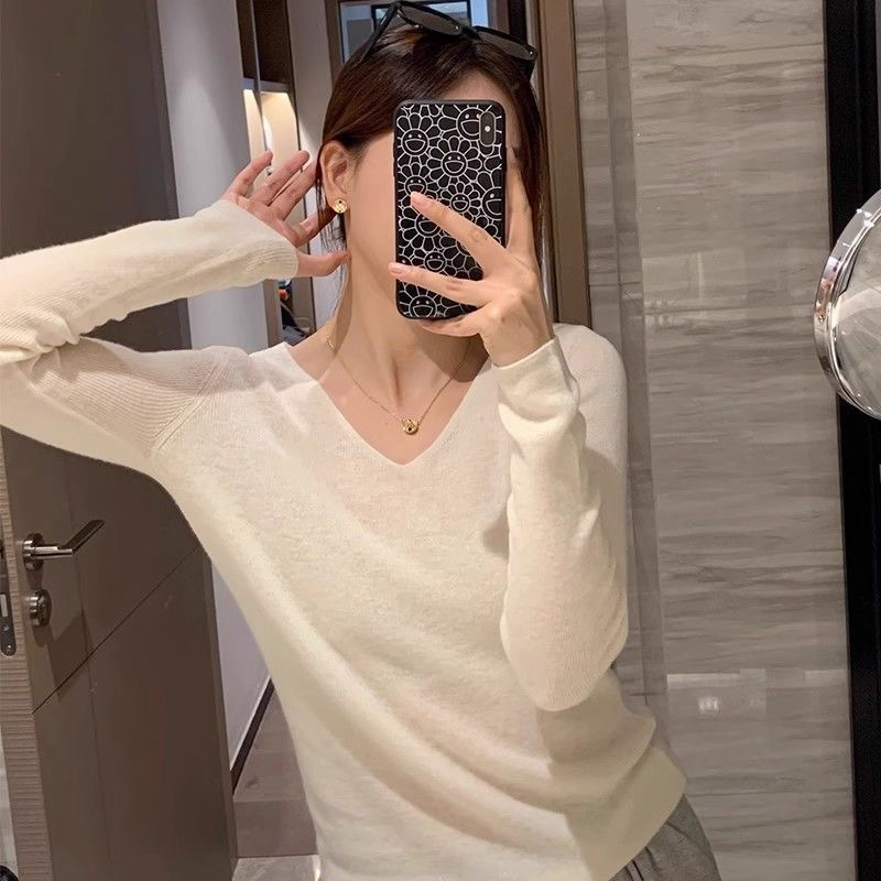 白色V领针织衫女春秋冬新款百搭修身显瘦长袖内搭打底毛衫上衣