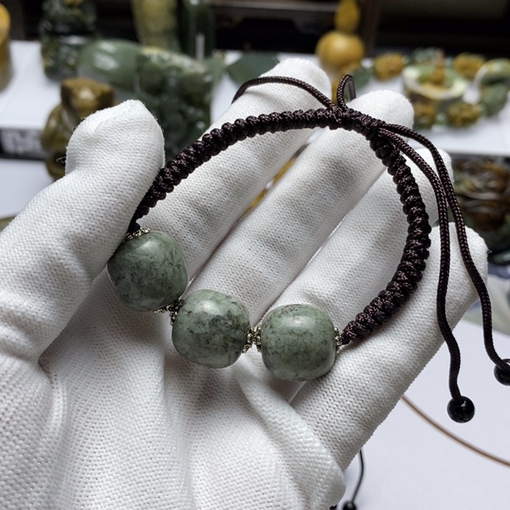 岫岩河磨玉（透闪石质玉）挂件未镶嵌