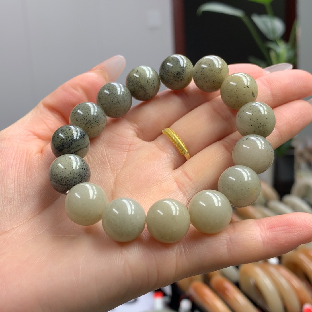 石英质玉未镶嵌串