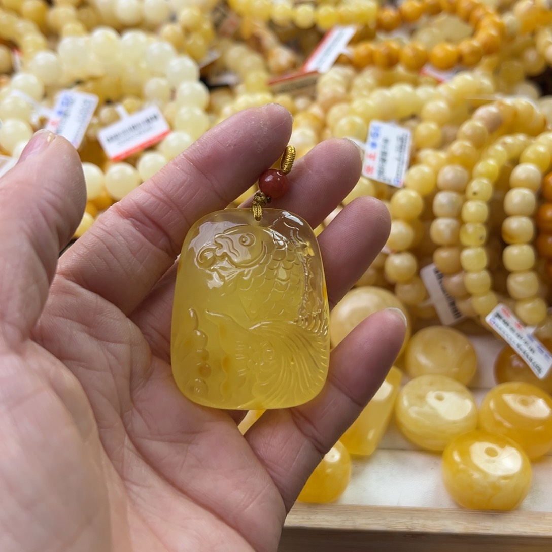 琥珀珠宝奇石未镶嵌