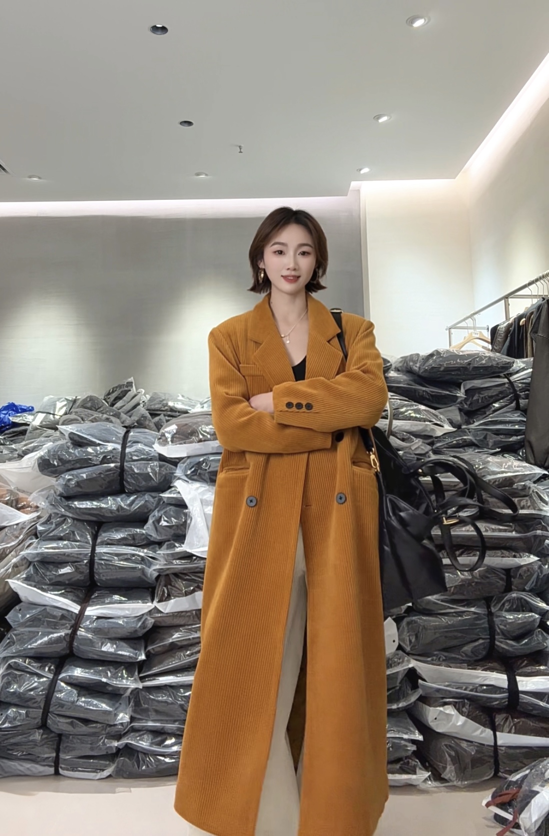 正肩修身女款大衣秋冬百搭冬季轻奢外套女（666888）