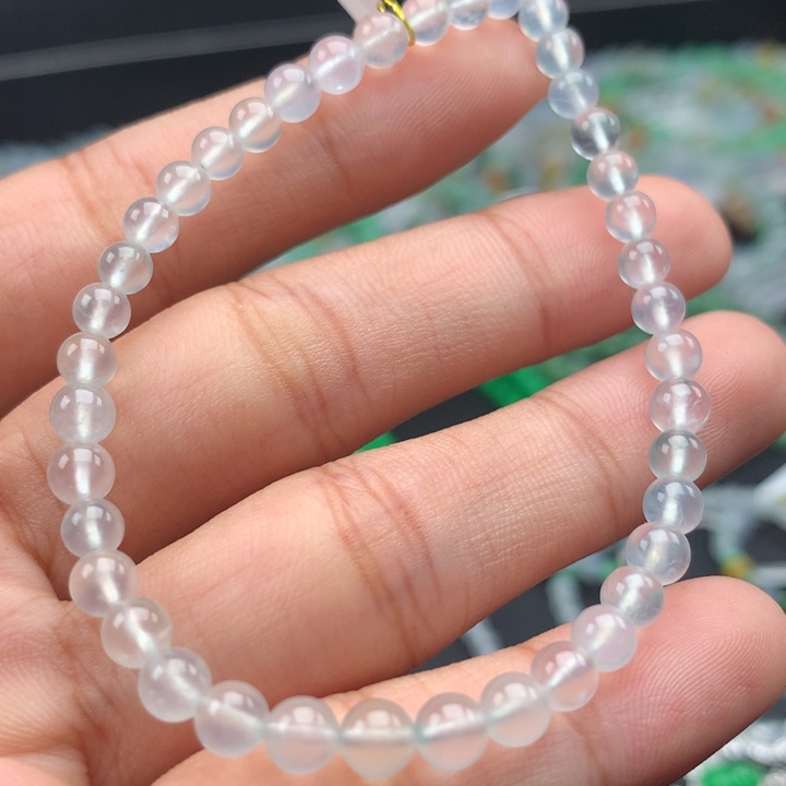 翡翠手镯未镶嵌卡