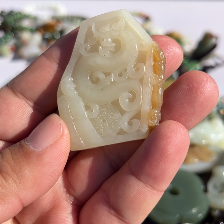 和田玉颈饰未镶嵌