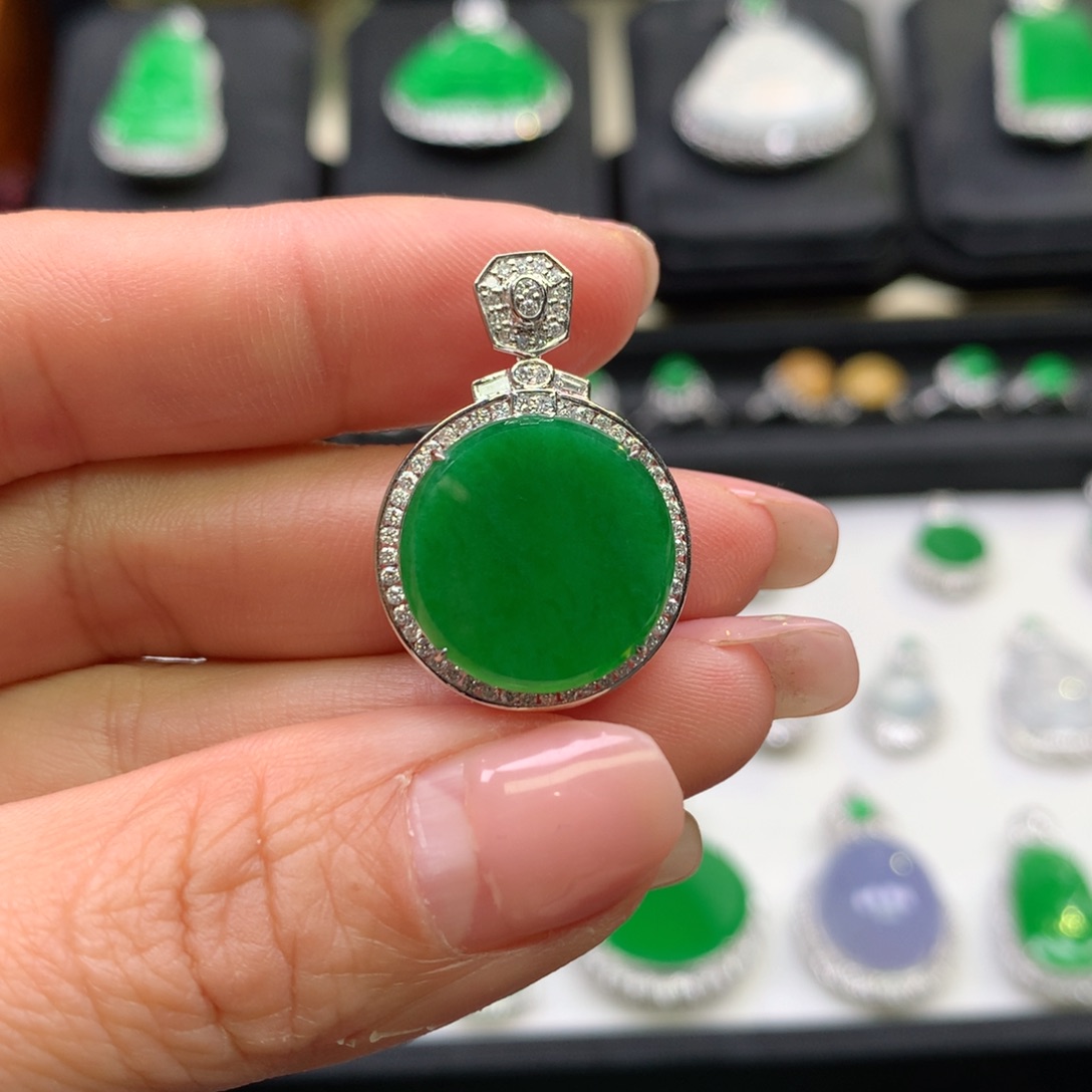 翡翠吊坠(不含链)18K金镶嵌