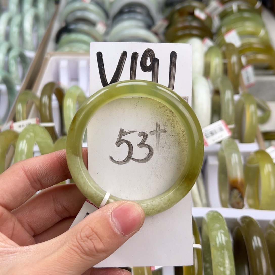 岫玉手镯未镶嵌天然岫玉