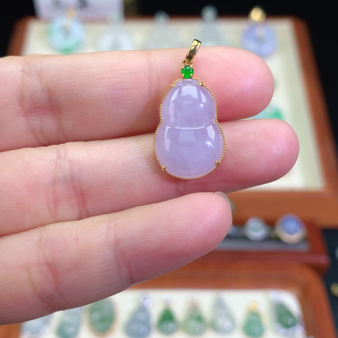 翡翠颈饰18K金镶嵌天然翡翠吊坠a货