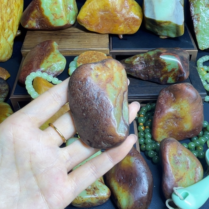 ****约和田玉（糖玉）未镶嵌挂件