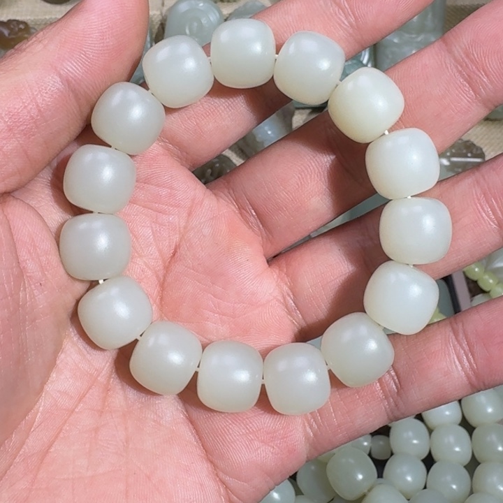 和田玉颈饰未镶嵌快**前