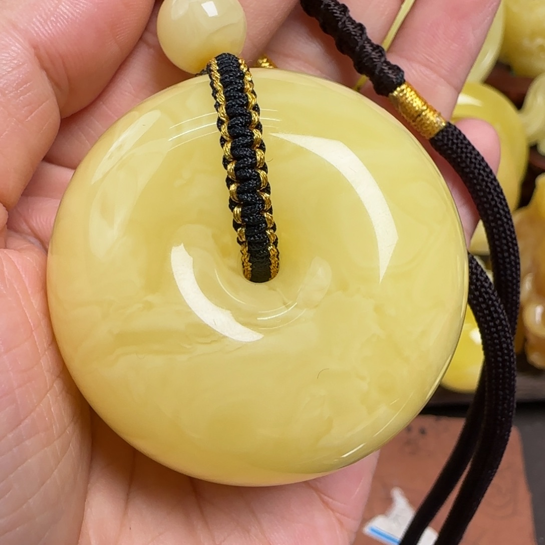 蜜蜡未镶嵌珠宝奇石