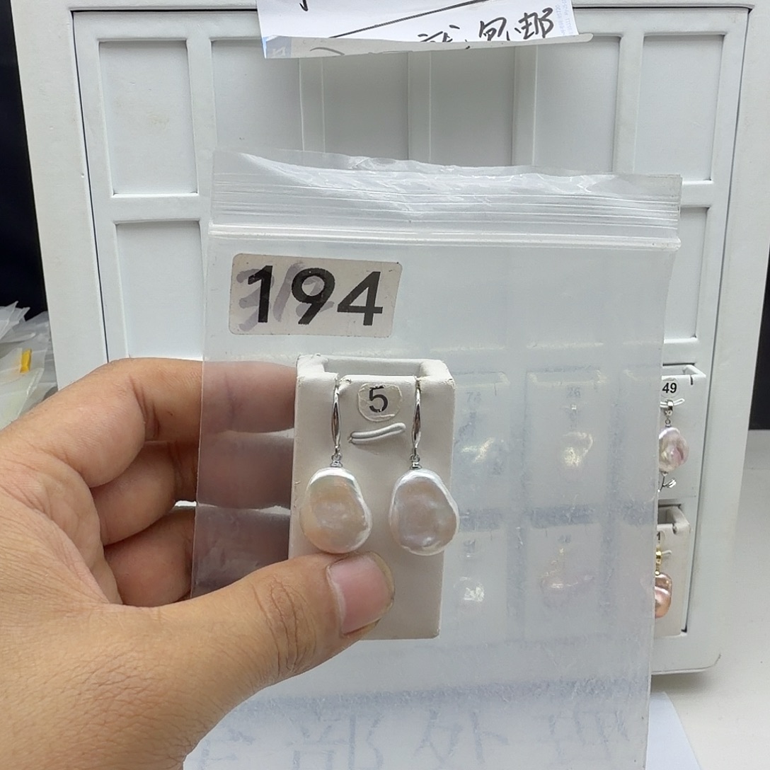 淡水珍珠颈饰合金