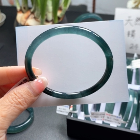 翡翠手镯未镶嵌58尺寸