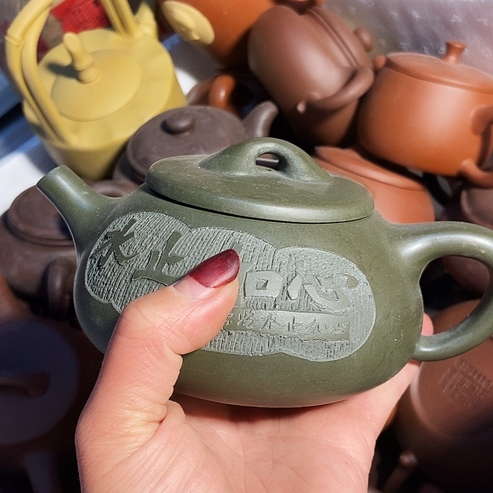手工制作宜兴紫砂茶壶