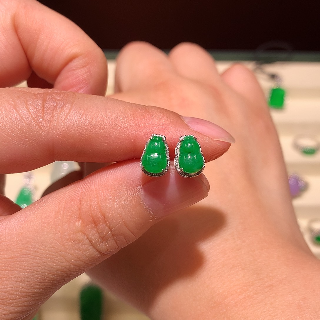 翡翠18K金镶嵌耳饰缅料