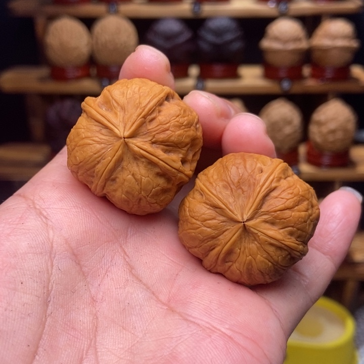 文玩核桃吊坠萌萌包四棱28