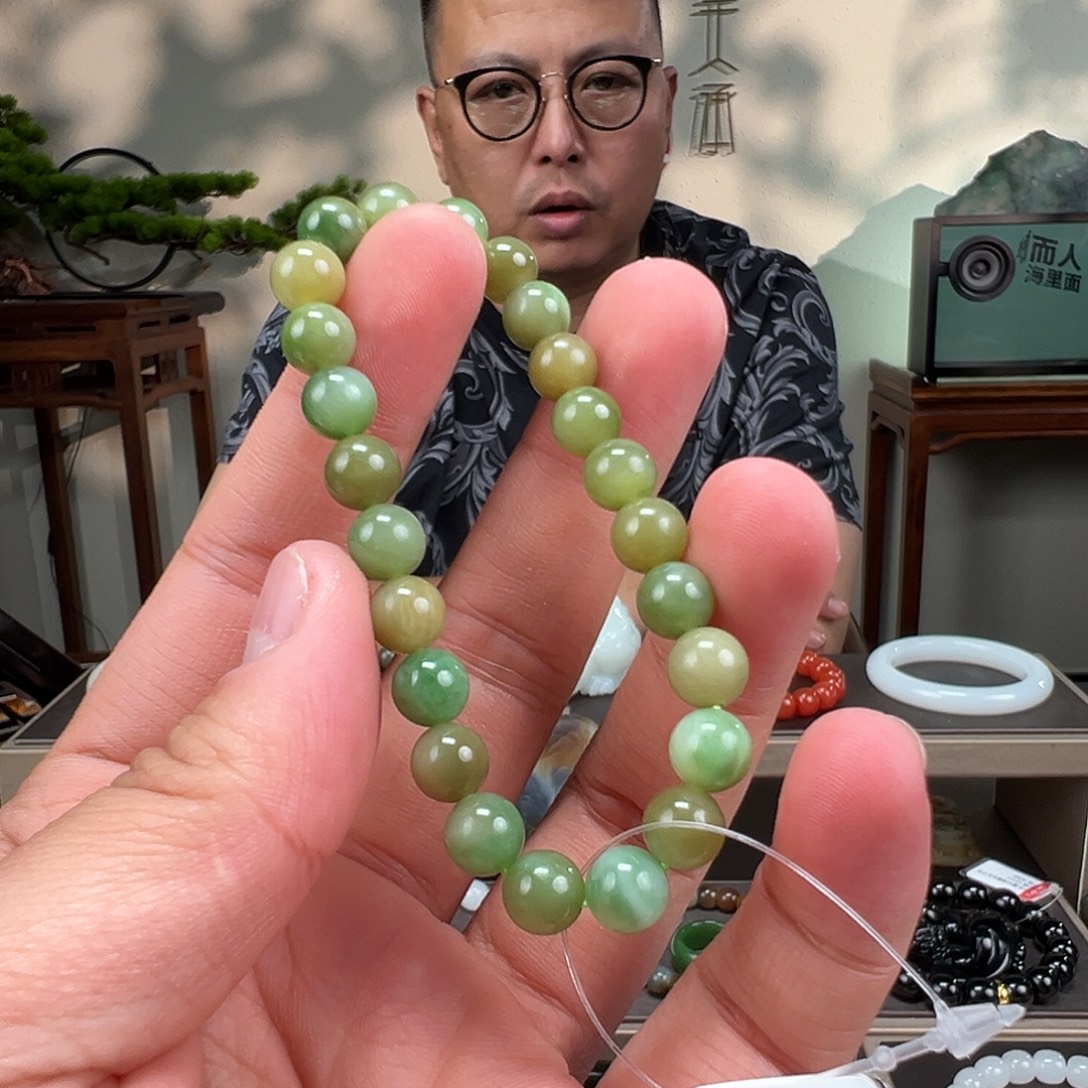 和田玉未镶嵌手链卡8mm黑阳洞