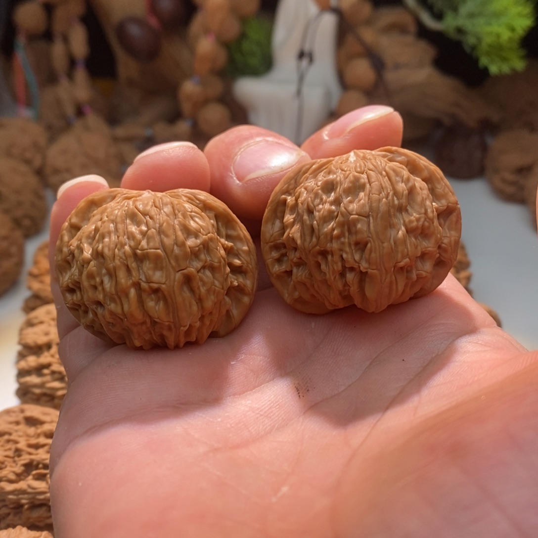 文玩核桃吊坠磨盘山地40