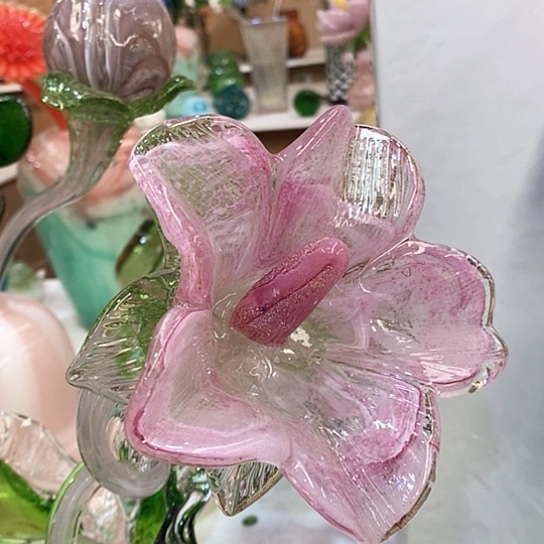 琉璃花瓶高45厘米宽9厘米