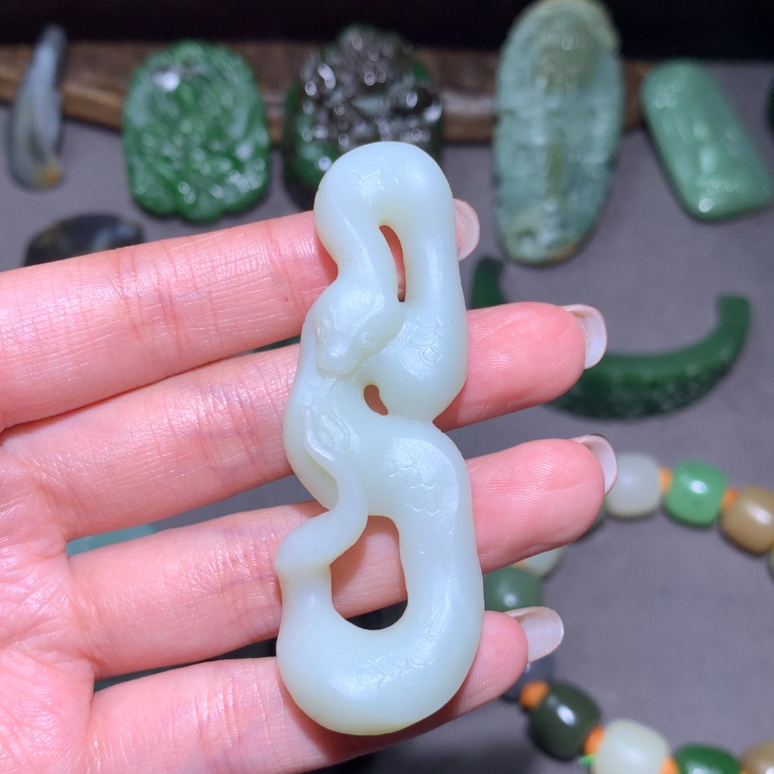 和田玉颈饰未镶嵌